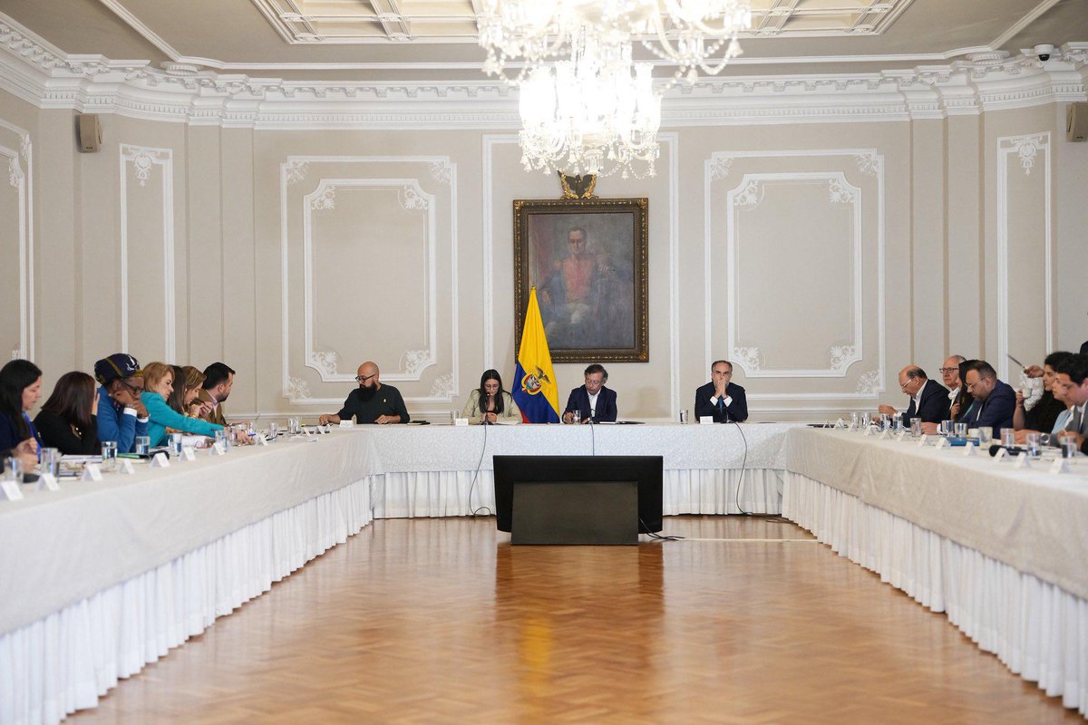 UNGRD🇨🇴 (@ungrd) on Twitter photo El presidente <a href="/petrogustavo/">Gustavo Petro</a> lideró el Consejo Nacional de Gestión del Riesgo en la Casa de Nariño.
El director de la #UNGRD, <a href="/CarlosCarrilloA/">Carlos Carrillo</a>, explicó el impacto del sismo en #Cundinamarca y la necesidad de coordinar acciones intersectoriales para avanzar en la reconstrucción. El presidente <a href="/petrogustavo/">Gustavo Petro</a> lideró el Consejo Nacional de Gestión del Riesgo en la Casa de Nariño.
El director de la #UNGRD, <a href="/CarlosCarrilloA/">Carlos Carrillo</a>, explicó el impacto del sismo en #Cundinamarca y la necesidad de coordinar acciones intersectoriales para avanzar en la reconstrucción.