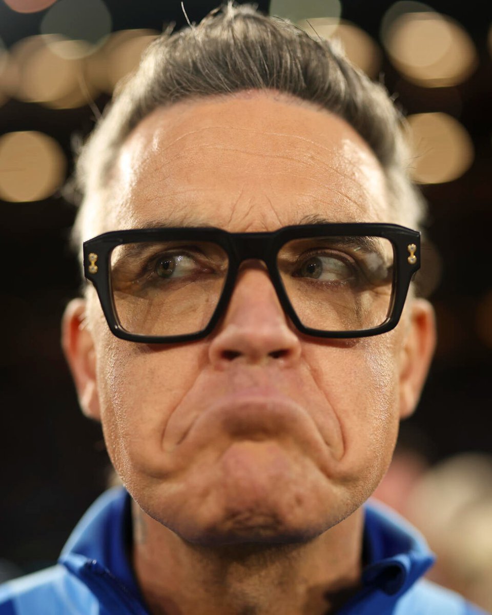 England at 3-0 up 😳 
England at 5-4 down ☹️