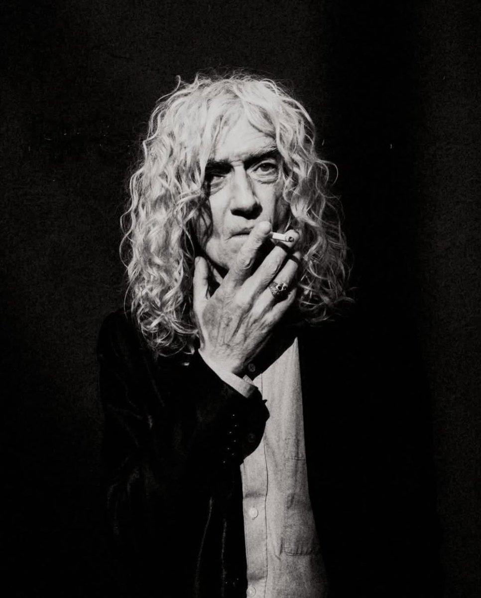 Effortlessly Cool. Undeniably Iconic.✨

#bdigit #culture #fashion