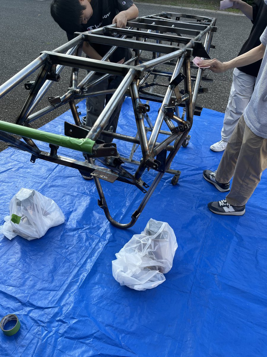 フレーム塗装準備中、、、
