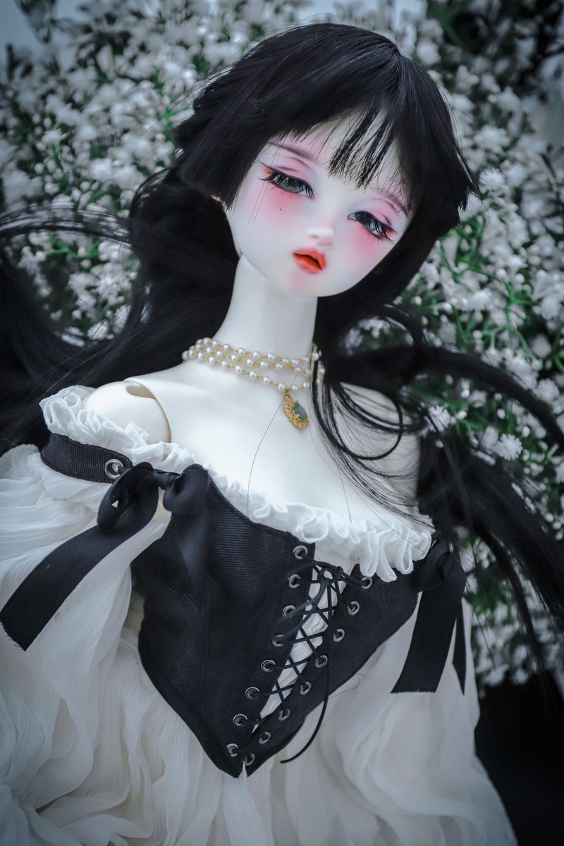 너무 알음다운 코르셋 의상입니다 
여러분 만관부 🤭♥️