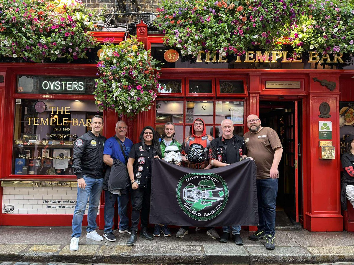 501stIreland's tweet photo. We love to be able to meet up with travelling troopers from around the world. Last weekend, we got to catch up with TX91734 from the Empire City Garrison in Dublin city centre.

#CeadMileFailte #501stIreland #501stlegion https://t.co/dRC0Rx6AAH