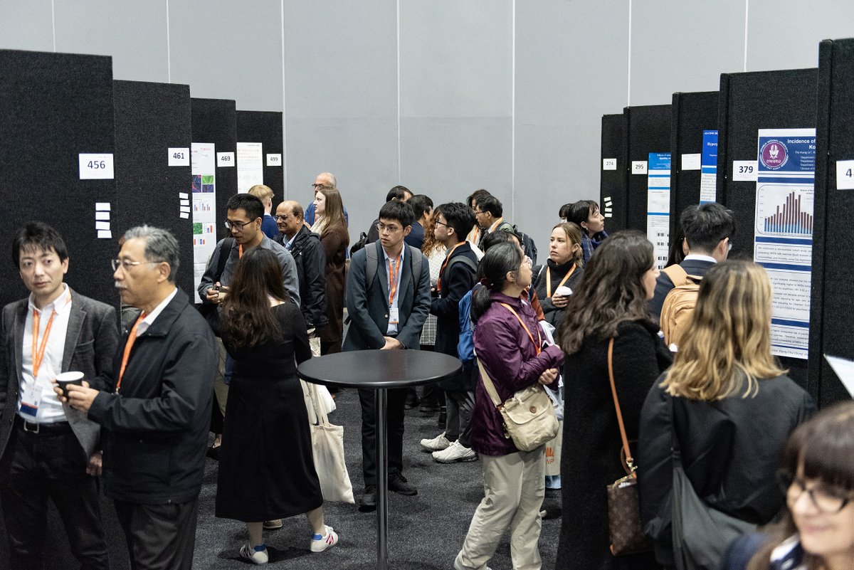 theCINP's tweet image. Day 2 of CINP-AsCNP 2025 was packed with science from the start!
Keynotes by Sarah Medland & Paul Kenny drew huge interest, and the Meet the Expert sessions brought real cases to life with global experts.
A day full of insights, exchange & inspiration! 🌏
Photo by Hamish Appleby