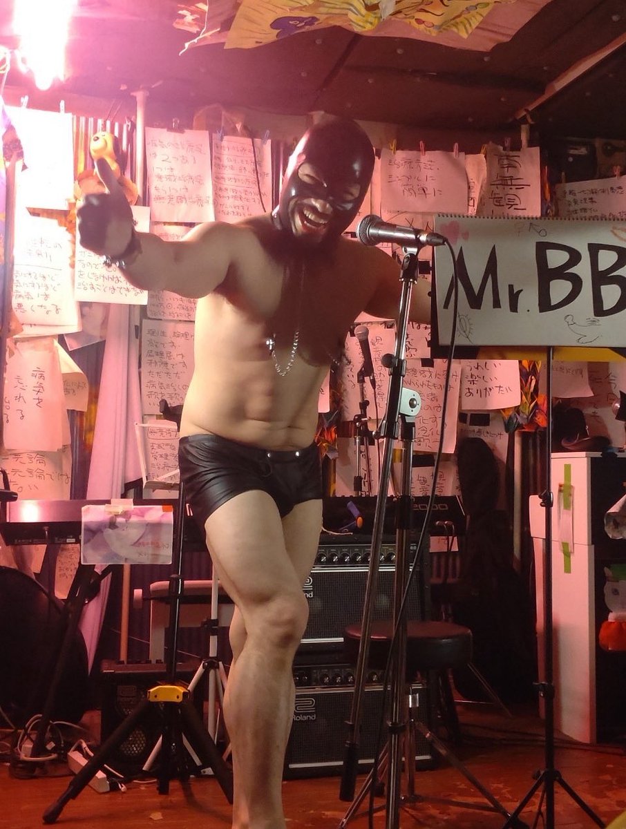 tataminsan's tweet photo. ご報告‼︎
明日の【プレ単独ライブ】にTIGET取り置き30人突破記念で【MrBB】のネタ出演が決まりました‼︎
中休憩〜後半スタート前にネタをやって頂きます🙇♂️
生の【変態の妖精】お楽しみください‼︎
#MrBB (@MrBB695939)
#ロングホーン尾崎
#ロングホーン尾崎プレ単独ライブ
#板橋シアター咲 https://t.co/VMeTKsJNPC