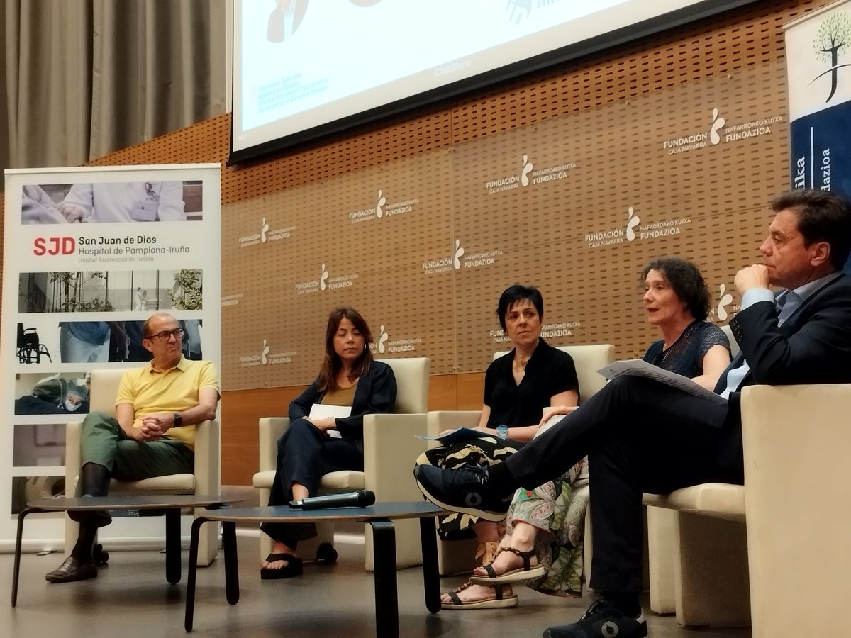 Dar mayor valor a los cuidados de las personas, reivindicar la importancia del valor de las personas que se encargan de los cuidados ha demandado hoy Inés Frances, dir de la agencia nav de autonomía y desarrollo de las personas del <a href="/gob_na/">Gobierno de Navarra</a> en la misma jornada <a href="/OHSanJuandeDios/">San Juan de Dios España</a>