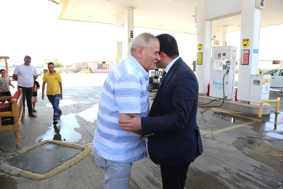 Harran Kaymakamlığı (@harrankaymakam) on Twitter photo Kaymakamımız Harun Reşit HAN, Akçakale Eski Belediye Başkanlarından Feyyaz GÜNDOĞAN'a iade-i ziyarette bulundu.
<a href="/UrfaValiligi/">T.C. ŞANLIURFA VALİLİĞİ</a> <a href="/hasansildak/">Hasan ŞILDAK</a> <a href="/HarunResitHan/">Harun Reşit HAN</a> Kaymakamımız Harun Reşit HAN, Akçakale Eski Belediye Başkanlarından Feyyaz GÜNDOĞAN'a iade-i ziyarette bulundu.
<a href="/UrfaValiligi/">T.C. ŞANLIURFA VALİLİĞİ</a> <a href="/hasansildak/">Hasan ŞILDAK</a> <a href="/HarunResitHan/">Harun Reşit HAN</a>