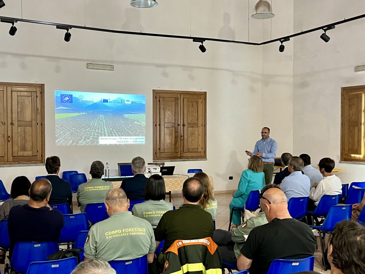 🌳The #LIFEFAGESOS project joined the regional conference on oak woodland health in Neoneli w/Rosanna Laconi, Reg. Env. Protection Councillor .(June 13). Prof. Bruno Scanu from #UNISS illustrated the monitoring &amp; management  to prevent oak decline.
#LIFEAmplifiers #ForestHealth