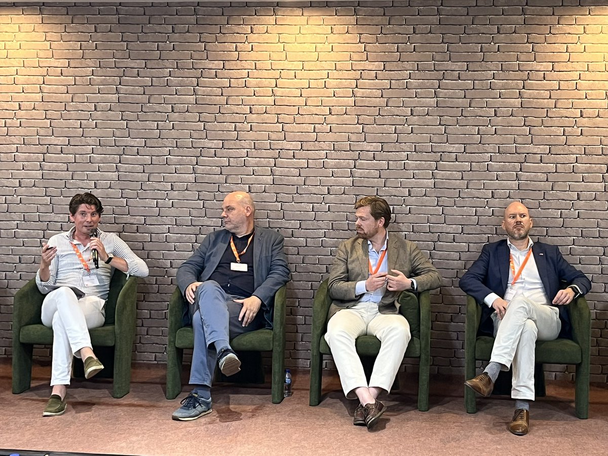 After touring the facilities of <a href="/eastwestseed/">East-West Seed</a> a Roundtable Discussion on #Seed Sector Development is being held with IDN Ministry of Agriculture, SeedNL, <a href="/HZPC/">HZPC Potatoes</a> <a href="/RijkZwaan/">Rijk Zwaan</a> <a href="/Koppert/">Koppert</a> moderated by Joost van Uum, Agriculture Counselor Dutch Embassy in Jakarta