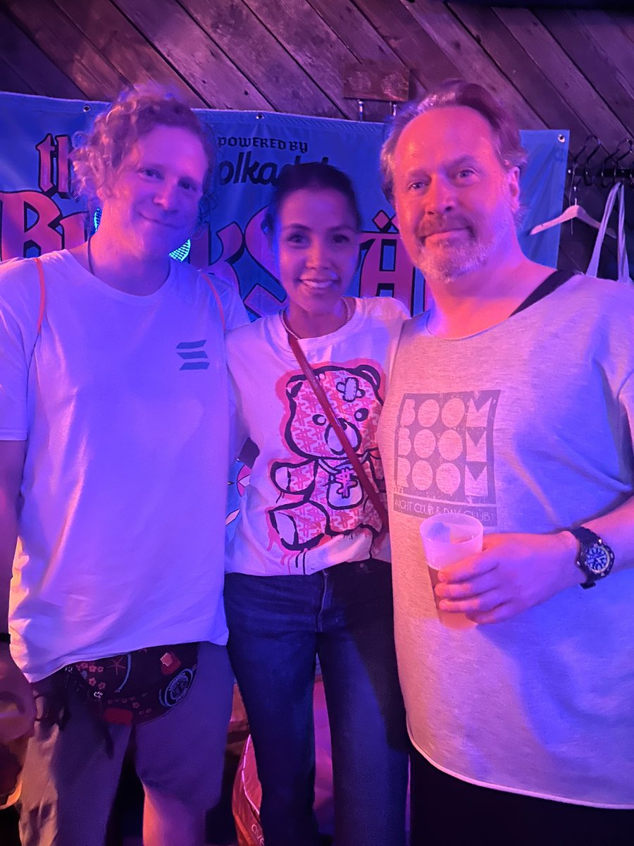 Meeting <a href="/SuperteamDE/">Superteam Germany</a> natives <a href="/DJBobbyStarrr/">R.M. Stanley eSQL</a> &amp; <a href="/TARartRAT/">TARartRAT</a> at the <a href="/joinwebzero/">WebZero 🔜 sub0, Buenos Aires 🇦🇷</a> Späti by <a href="/ZoeCatherineF/">Zoë</a> was a powerful reminder:
Web3 is all about collaboration, unity, and shared purpose. 🫶