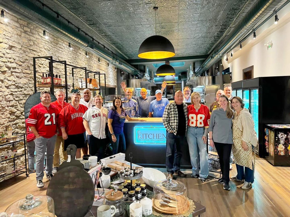 fastneonsigns's tweet photo. 🍽️✨ Customer Spotlight: @fortscottthekitchen ✨

We're thrilled to have crafted a Custom Acrylic Backlit Sign for The Kitchen Collective + Collaborative, a modern shared commercial kitchen, retail, and event space in historic downtown Fort Scott, Kansas. 
#FastNeonSigns #signs https://t.co/hUZkLn1RNx