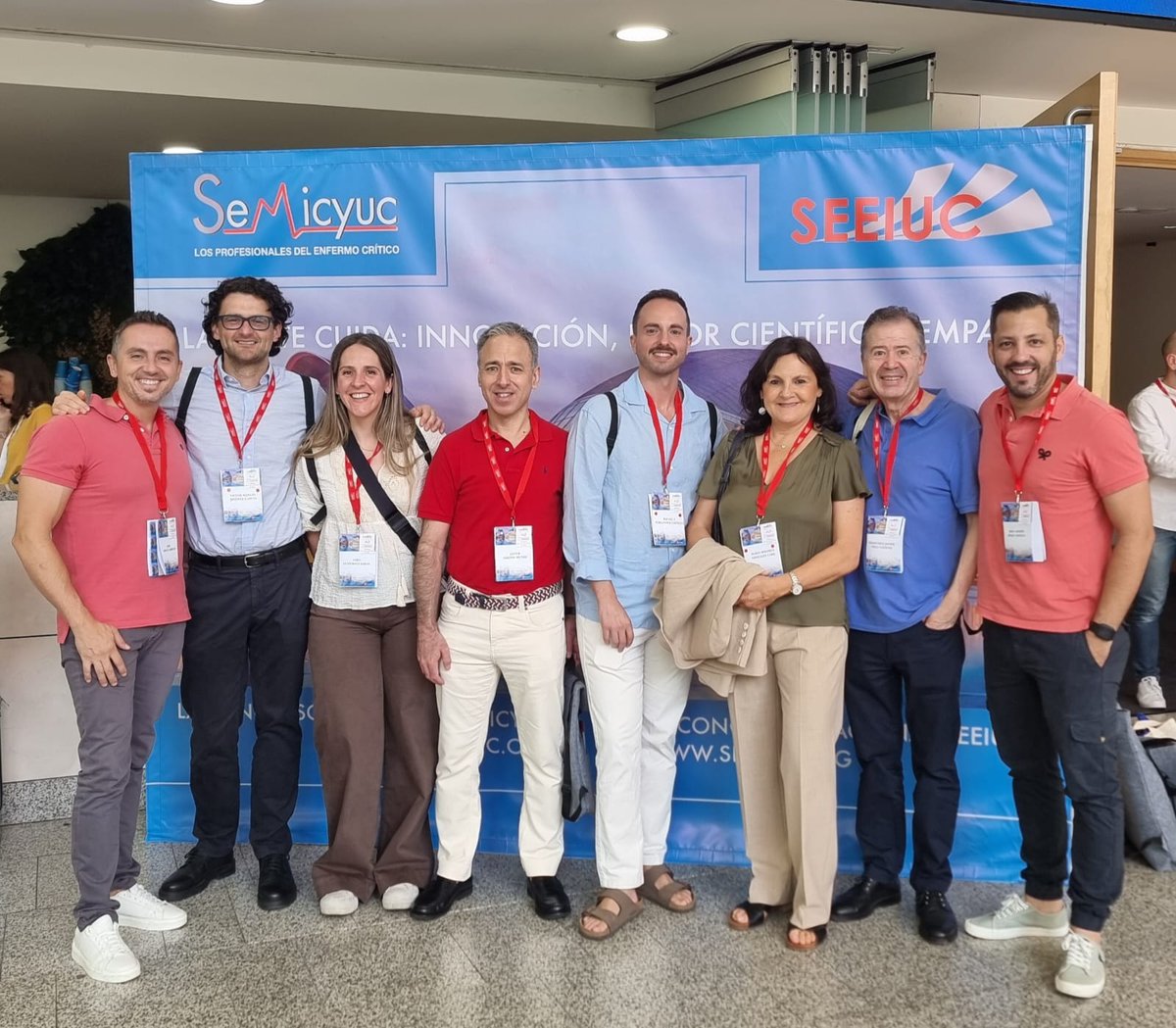 Las enfermeras de la UCI Macarena presentes en el 50 Congreso Nacional SEEIUC en Valencia. Un evento único para compartir conocimientos, innovar en cuidados intensivos y seguir creciendo juntos por nuestros pacientes. ¡Vamos equipo! #seeiuc2025