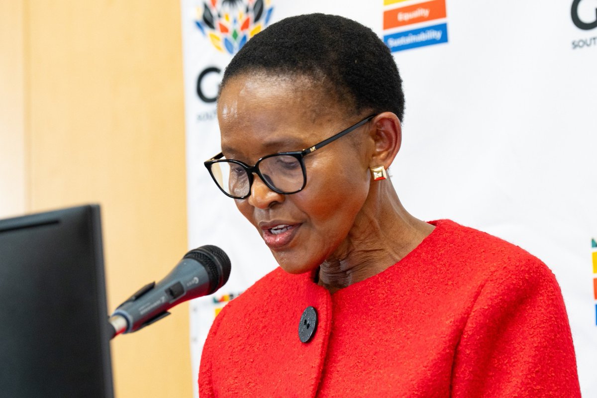 AVReQ_SU's tweet image. “Solidarity is not a perfect union.” On #AfricaDay2025, Prof Pumla gave a very relevant lecture on repair, recognition & responsibility at @unimpumalanga, drawing from her work as the SARChI Chair in Violent Histories.
#STISA2034 #TraumaHealing #ScienceForDevelopment #G20SA
