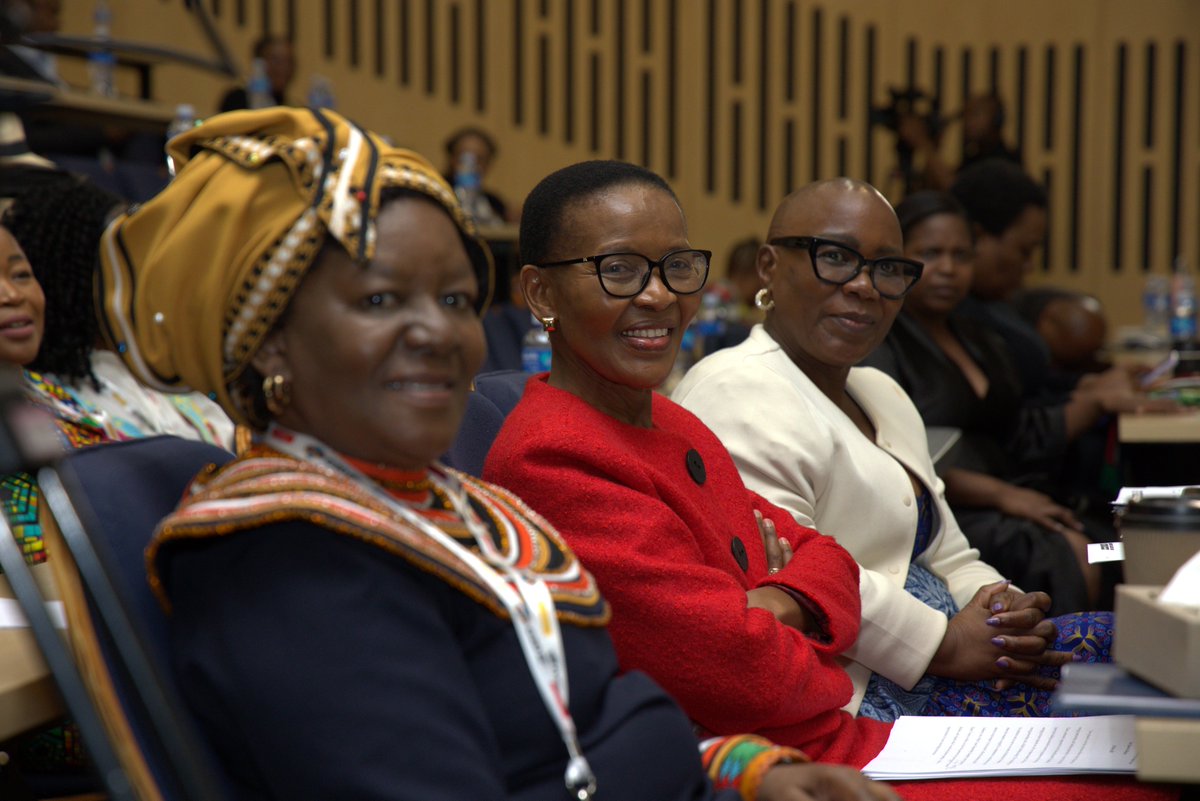 AVReQ_SU's tweet image. “Solidarity is not a perfect union.” On #AfricaDay2025, Prof Pumla gave a very relevant lecture on repair, recognition & responsibility at @unimpumalanga, drawing from her work as the SARChI Chair in Violent Histories.
#STISA2034 #TraumaHealing #ScienceForDevelopment #G20SA