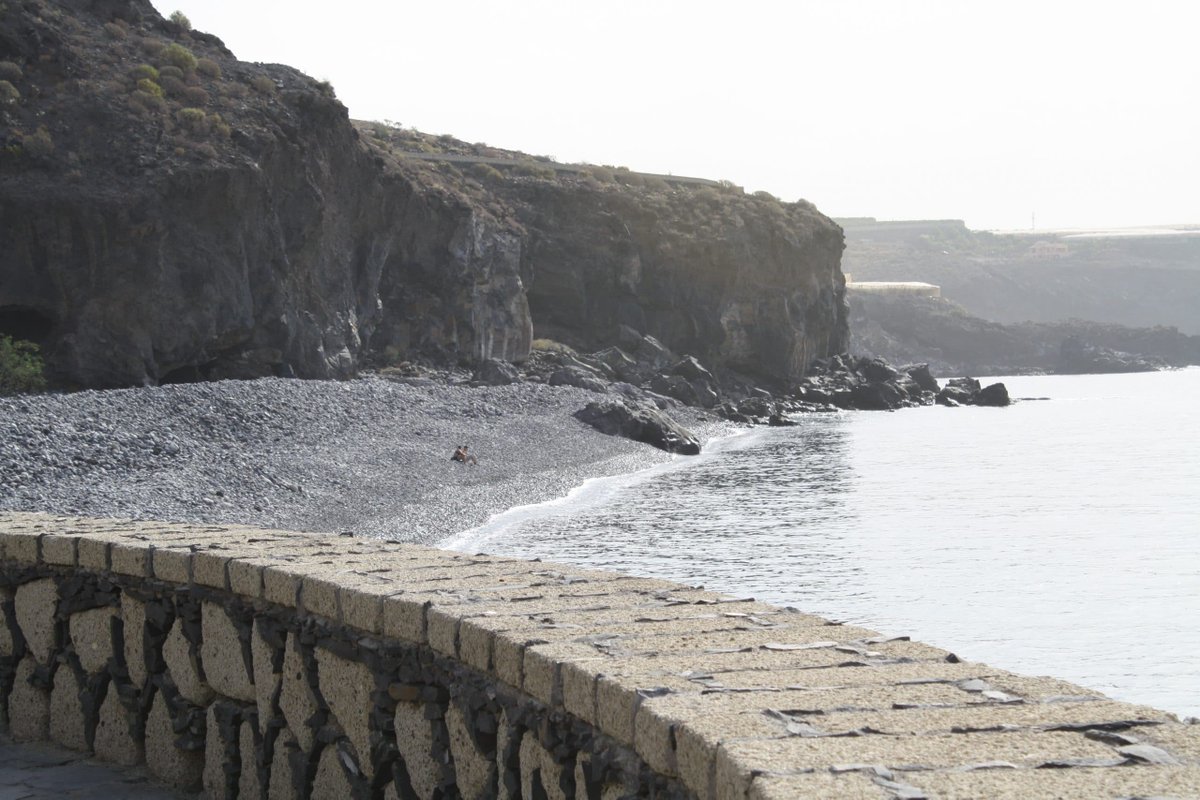 🌊 Acantilados de Isorana, un paraje sin igual que linda entre Guía de Isora y Adeje. ¡Buenos días! 😍

<a href="/VisitTenerifeES/">VisitTenerifeES</a> | <a href="/TurismCanarias/">Turismo de Islas Canarias</a> | <a href="/visitguia_isora/">Visit Guía de Isora</a> | <a href="/costa_adeje/">Costa Adeje</a>

💛🖤 #VamosCanarias #LaLagunaTenerife #SeLlevaDentro