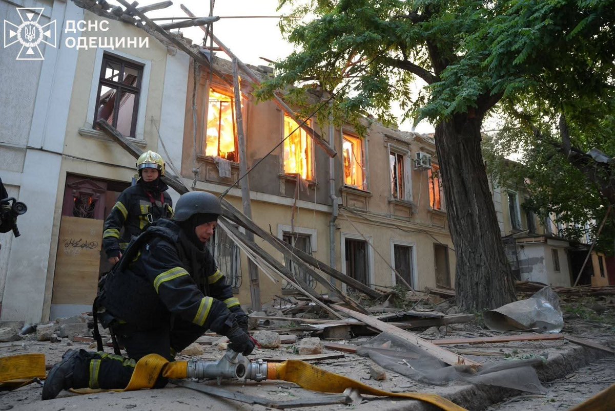 GeneralStaffUA's tweet photo. Civilians were targeted once again.
Today's russian attack left dozens of dead and wounded in Kyiv, Odesa, and other cities.
This is not just a violation of international law. This is a deliberate campaign of destruction.
#CivilianTarget https://t.co/jnnAPJ7RmV