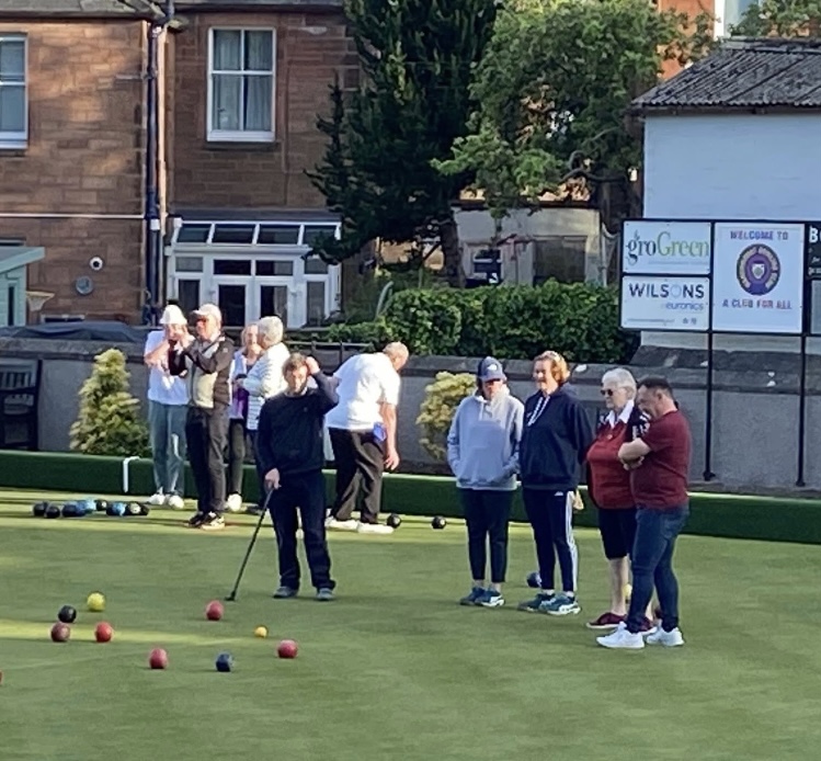 BowlsScotland's tweet image. Try Bowls Club @bowlsMarchmount tell us about their community events as part of our #BowlsBlether topic for June

🔗bowlsscotland.com/news/bowlsblet…

#SportForAll #TryBowls