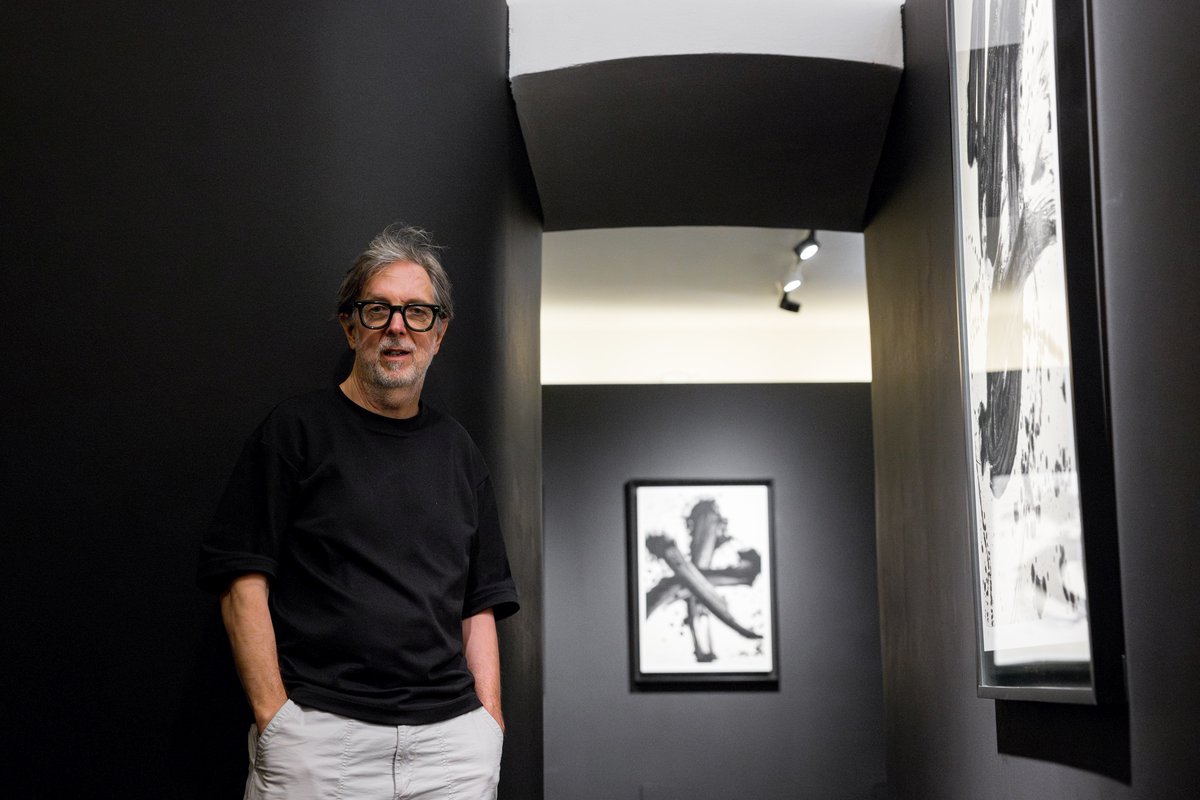 Zveme vás na komentovanou prohlídku výstavy Aleš Najbrt - STONES, kterou vás provede její autor Aleš Najbrt. ČT | 19. 6. ! 17:00 výstavní síň "13", Pražská 13.