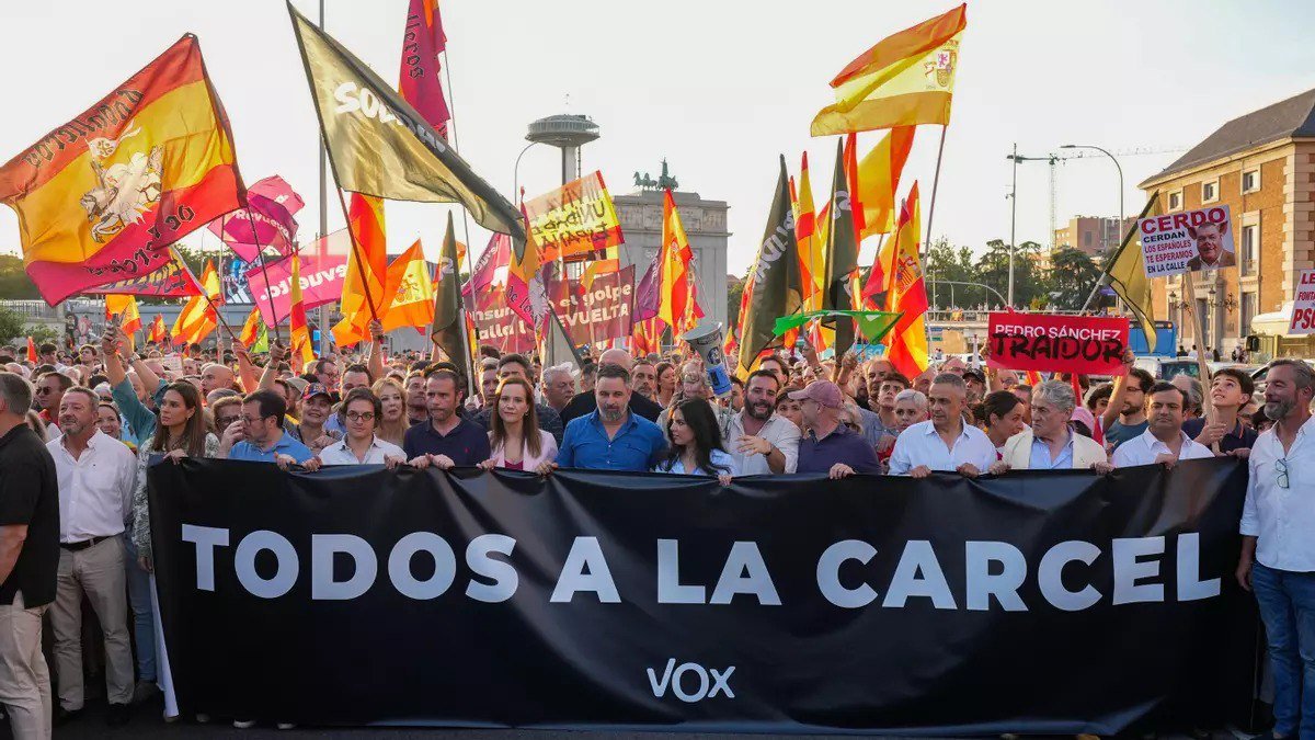 Santi, <a href="/Santi_ABASCAL/">Santiago Abascal 🇪🇸</a>, nada, que «cárcel» lleva tilde. Solo eso. Hasta luego.