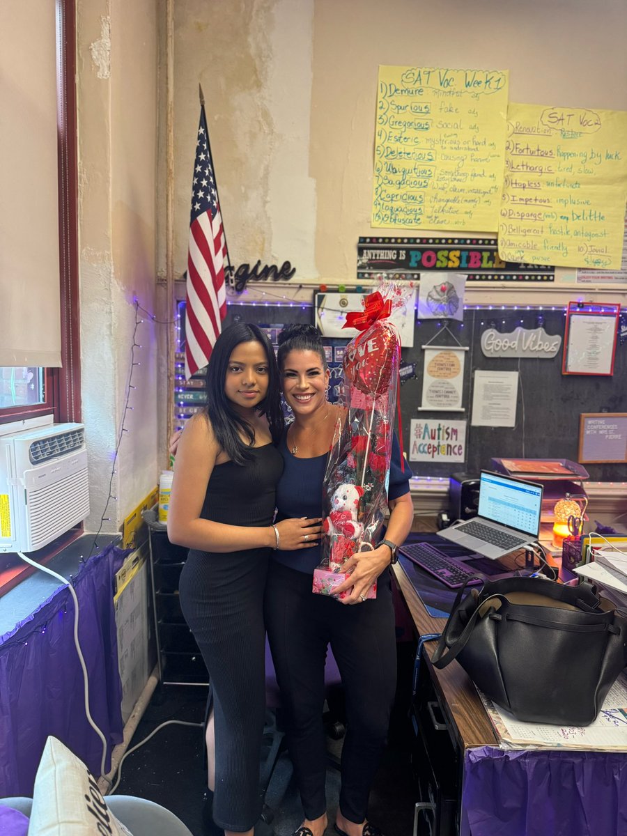 melmjohnson11's tweet image. This is what teaching is all about. One of my amazing students, despite facing real challenges this year, stayed focused, worked hard, and finished with stellar grades and an even better attitude. So proud—she’s going to be a phenomenal Senior!
#ClassOf2026 
#AlwaysMovingForward