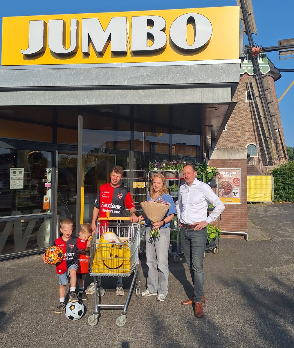 1 minuut gratis winkelen bij Jumbo Groesbeek 🛒 

Afgelopen donderdag is een van de prijzen van de kerstloterij verzilverd. Luuk Mulders en partner Amke waren de gelukkige. Bekijk de beelden op onze website: detreffers.nl/prijs-kerstlot…