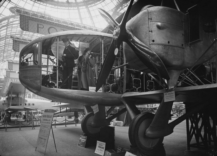 [PHOTO DU JOUR] #Photodujour
Paris, Salon de l'aviation. Le stand Bréguet, appareil Leviathan (Breguet 22). 1921.
© Albert Harlingue / Roger-Viollet