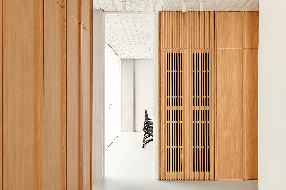 Esta semana vimos: La iglesia que se convirtió en oficina / Studio didea.
-> Fotografía: Anna Positano
-> interioresminimalistas.com/2025/06/17/la-…