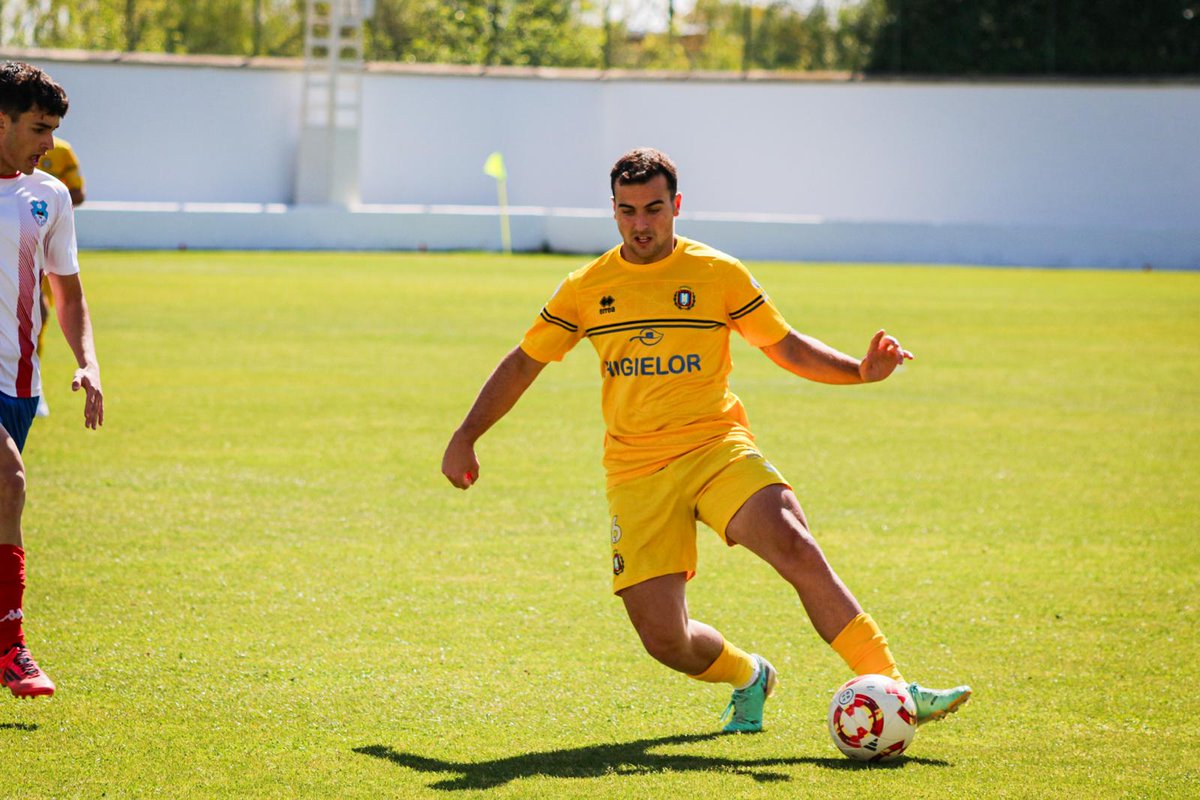 Francisco López Abril <a href="/kikotrallas03/">Kiko Lopez Abril</a> continúa, una temporada más, en el <a href="/lorcadeportiva/">Lorca Deportiva</a>. El lateral izquierdo bullense ha sido pieza fundamental en el equipo blanquiazul en su primera temporada, consiguiendo el ascenso a #SegundaRFEF