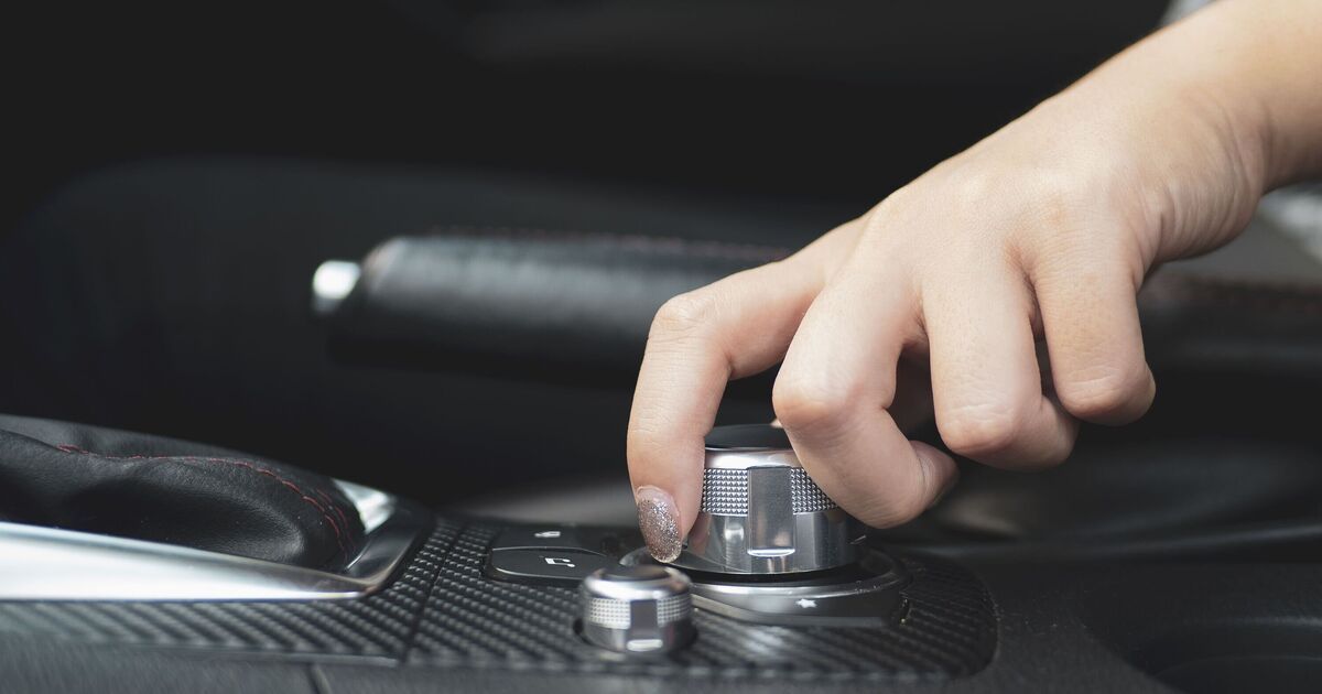 Drivers with ‘stop-start’ #button urged to press one #switch or face £80 #fine buff.ly/YjIRdYJ