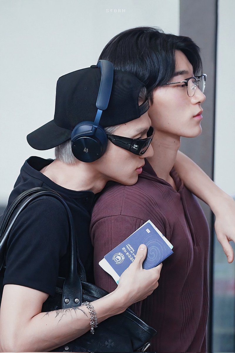 feel_the_storm's tweet photo. 250617 김포 출국
#에이티즈 #우영  #산
#ATEEZ #WOOYOUNG #SAN https://t.co/zapCvrtlov