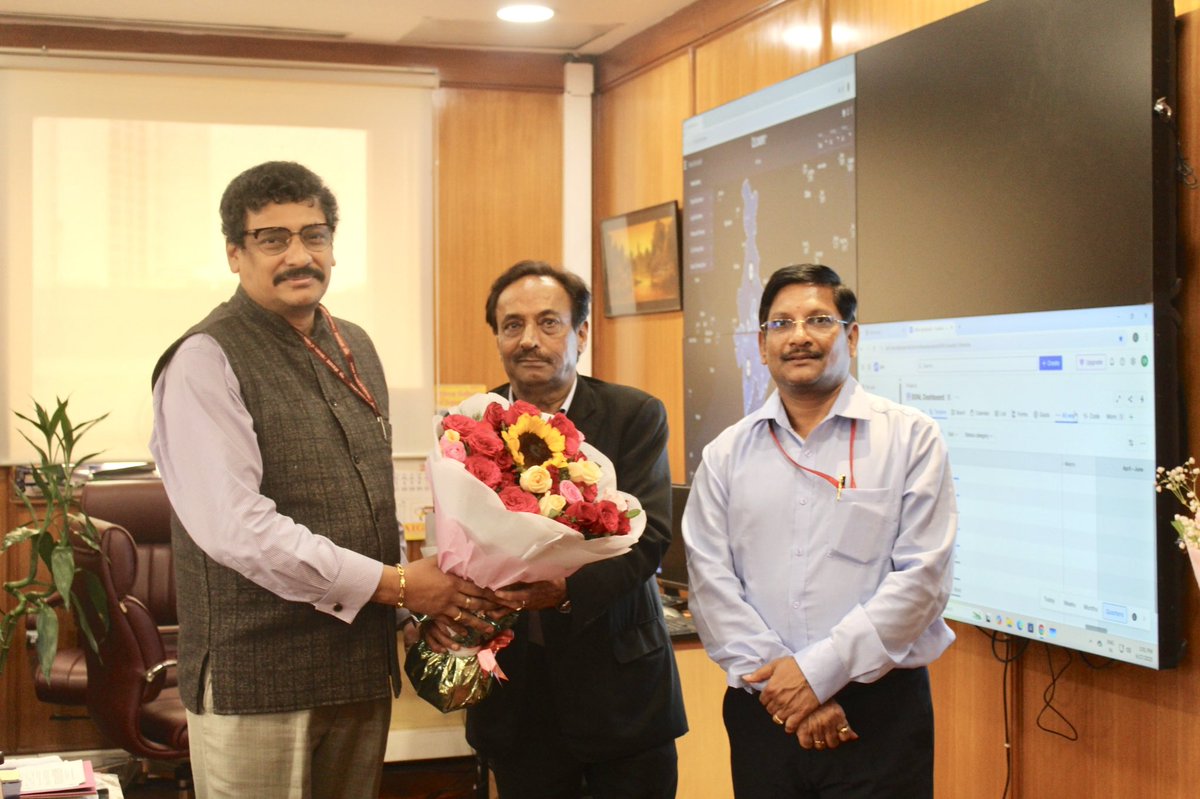 BSNLCorporate's tweet image. Agreement signed between BSNL and Polycab India Limited for implementing Amended #BharatNet Project in Karnataka, Goa &amp;amp; Puducherry, funded by #DBN (DoT) to provide high speed broadband connectivity to all inhabited Gram Panchayats (GPs) and villages.

Major milestone for moving
