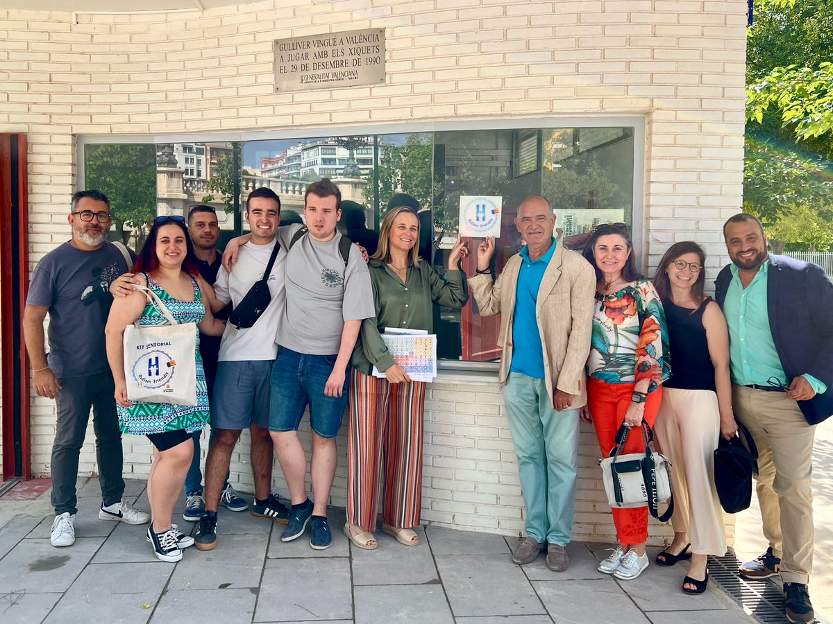 FundVisitVal's tweet image. 🛝 El Parc Gulliver ya es un espacio #AutismFriendly.

Gracias a @AutismFriendlyC y @MiramFundacio, València avanza hacia un turismo más inclusivo.
📍 Señalética adaptada
🧩 Kits sensoriales
👩‍🏫 Personal formado

Porque todos los niños merecen jugar sin barreras 🧡
