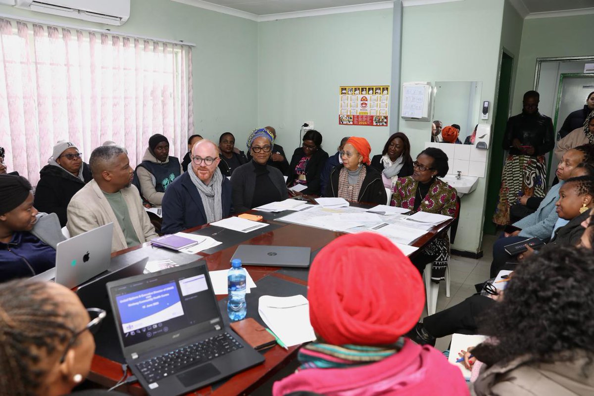 While the funding cuts have been devastating, I am eager to explore &amp; support their new approach called ‘corner-to-corner’ - aimed at integrating health services, to take the facility into the heart of the community!
We know when communities lead, HIV responses succeed. #endAIDS