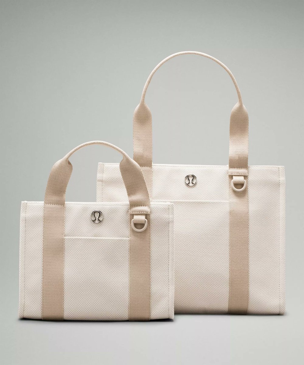 universepacking's tweet photo. 👜Not all ☀canvas tote bags☀ are created equal. Discover how to choose the perfect tote based on your needs — from material and size to custom printing options.
👉Read the full guide:https://t.co/pz0ht5k98i
#WholesaleToteBag #CanvastoteBag #Customtotebag #universepack https://t.co/6otsY5e9PF