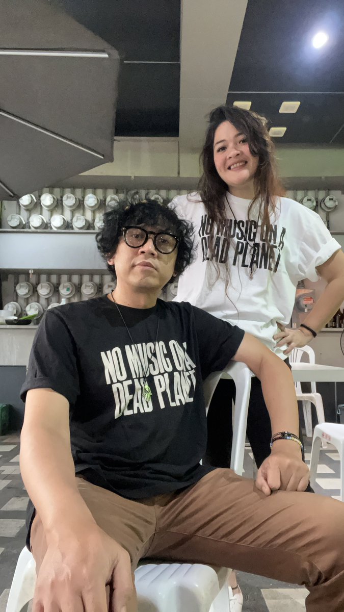 wakeupiris's tweet image. Dulu mimpi kayak tempat pelarian.
Sekarang jadi rumah.

We’ll be playing at Asian meeting for peace and humanity at Quezon City, Philippines tonight 🤍
#NoMusicOnDeadPlanet #DreamersAwaken