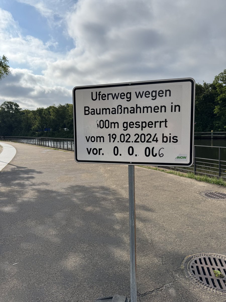 Uwe Flade tweet media