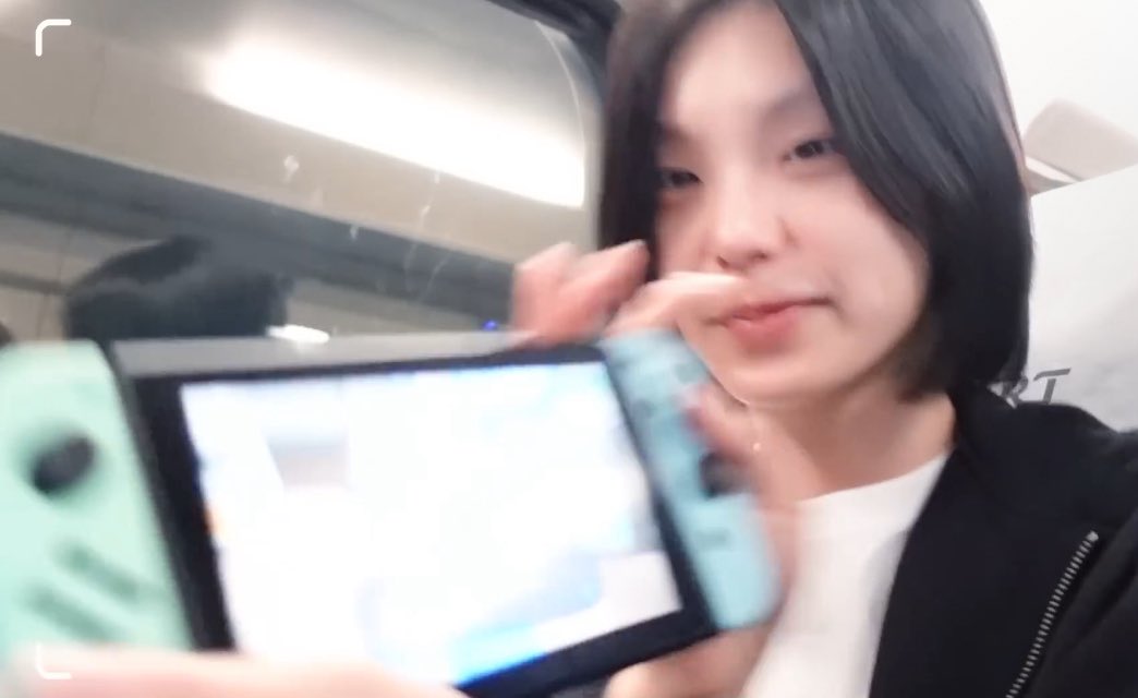 storingyeji's tweet photo. 동숲에디션이네 https://t.co/5s7dd6mahy