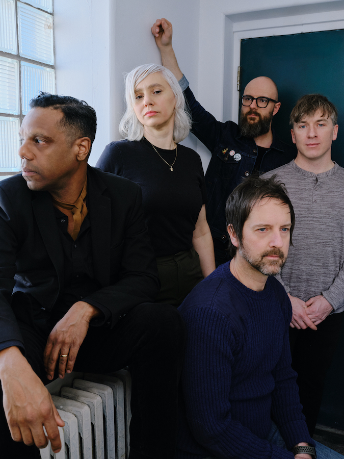 .<a href="/thedears/">THE DEARS</a> return with new single 'We'll Find A Way' - their first dose of new material in five years.

clashmusic.com/news/the-dears…