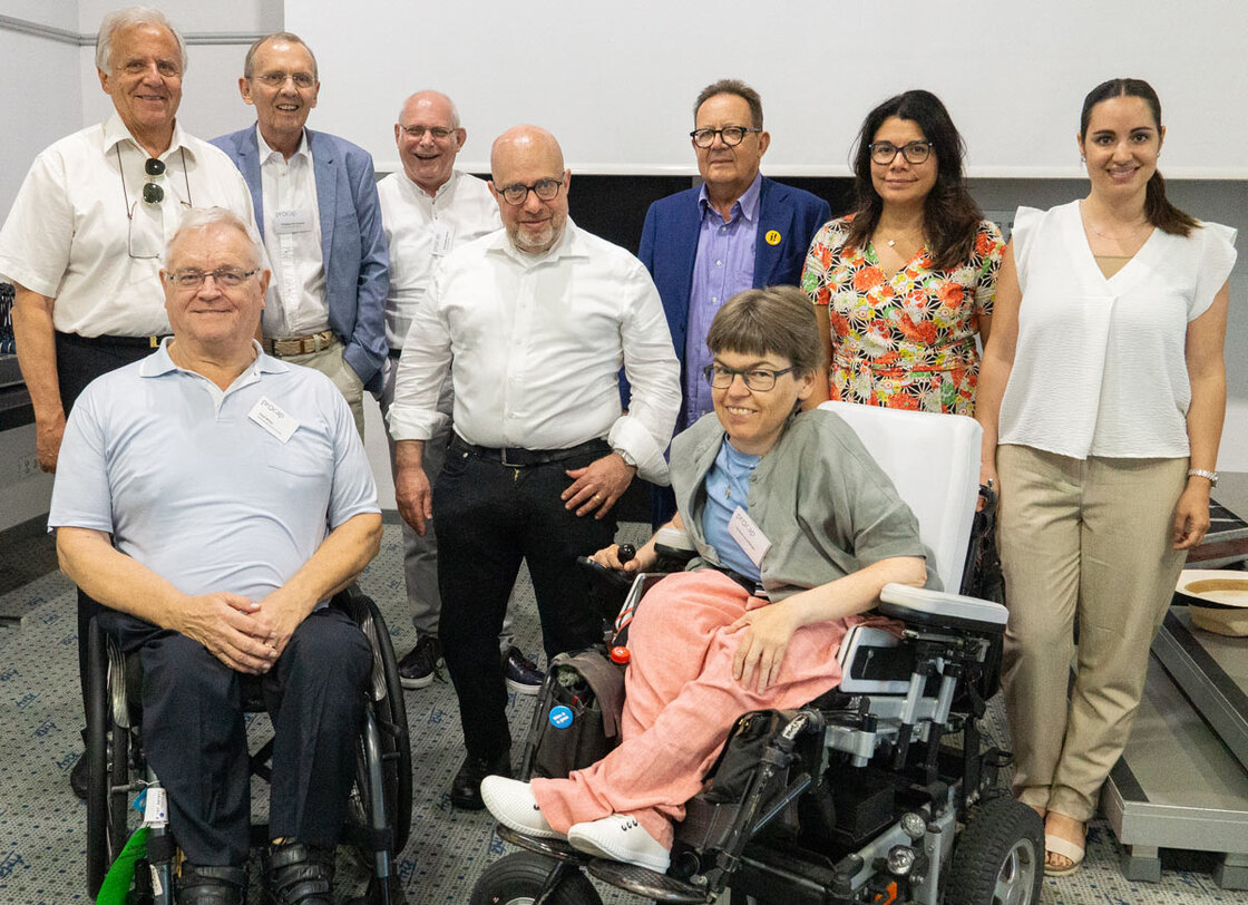 MatthiasEngel09's tweet image. Neu im #Procap-Vorstand: Keila Gromann, Unternehmerin/Zürich, Francesca di Benedetto, Sozialversicherungsfachfrau/Grenchen, @SimLeuenberger, Lehrerin und @evppev_be-Grossrätin/Bern, Christophe Müller, Sozialversicherungsexperte/Visp
Danke und viel Erfolg!
procap.ch/news/artikel/d…