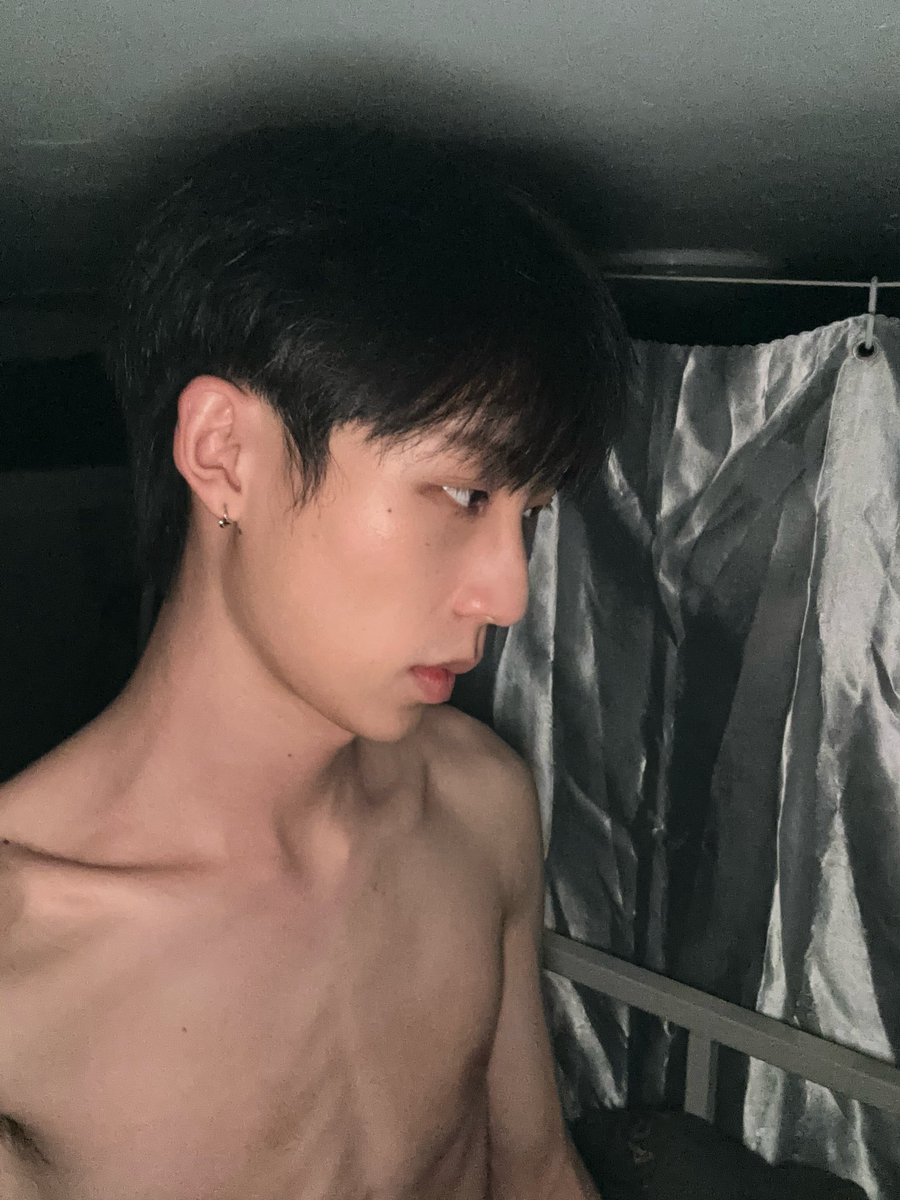 MiMilkroy66's tweet photo. 有没有飞���杯推荐啊 https://t.co/4UAXnkJUT6