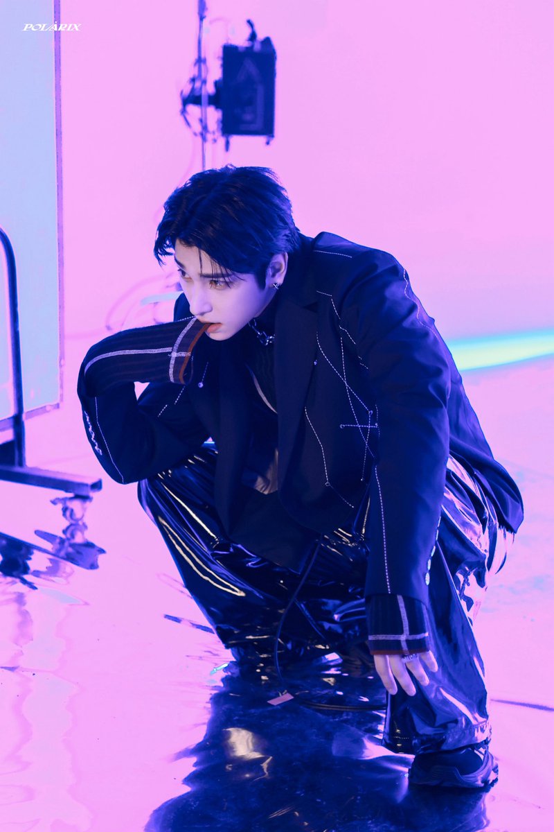 POLARIX THE 1ST EP
——— [FREEFALL·漫游棱镜]
 
BEHIND PHOTO📸

#POLARIX #XINCHE #PENTOR #HANGYUL