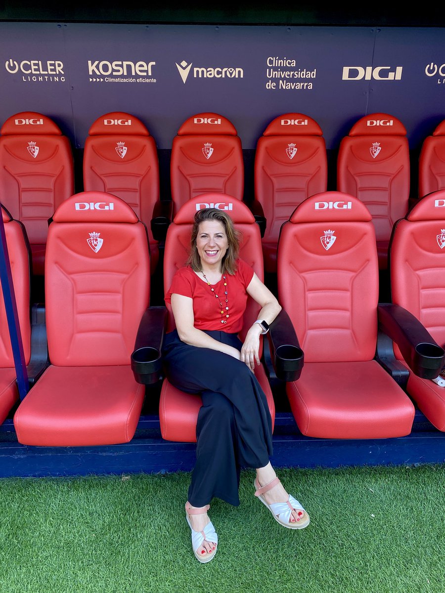Gracias a <a href="/CAOsasuna_es/">CAOsasuna</a>  por el reconocimiento a la hostelería navarra y por hacer entrega de una camiseta personalizada con el nombre de AEHN - <a href="/hostnavarra/">AEHN Hostelería Navarra</a> . Un símbolo que refuerza la alianza y que se materializa en iniciativas como los #Bares #Rojillos.
   
💙❤️💪🏽
