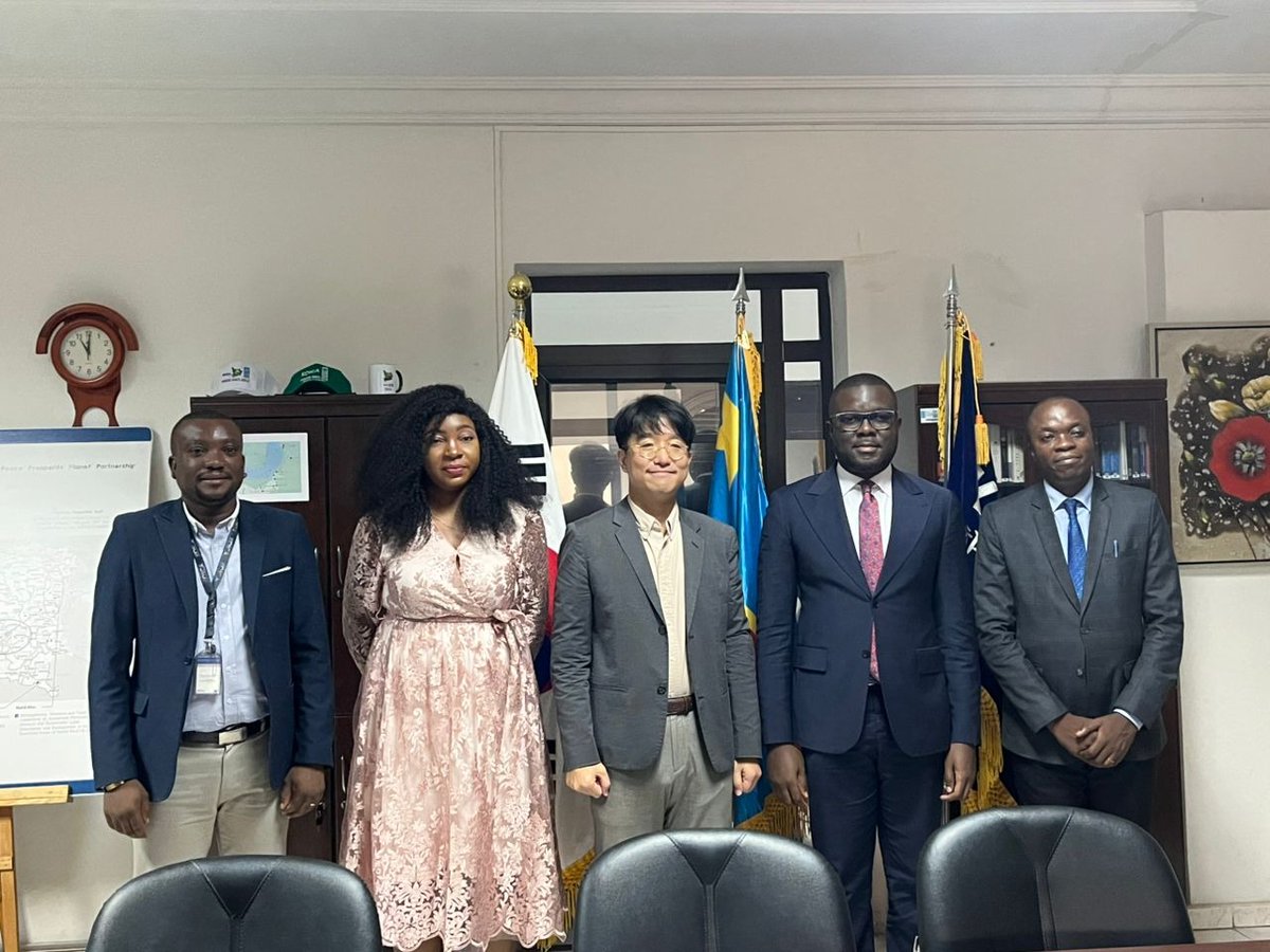 [27.05.2025. Rencontre entre KOICA RDC et l’Ecole Nationale d’Administration]Les deux parties ont exploré des pistes de collaboration future, notamment en ce qui concerne le renforcement des capacités des cadres de l’administration publique.
Plus d'info>>facebook.com/KOICA.RDC