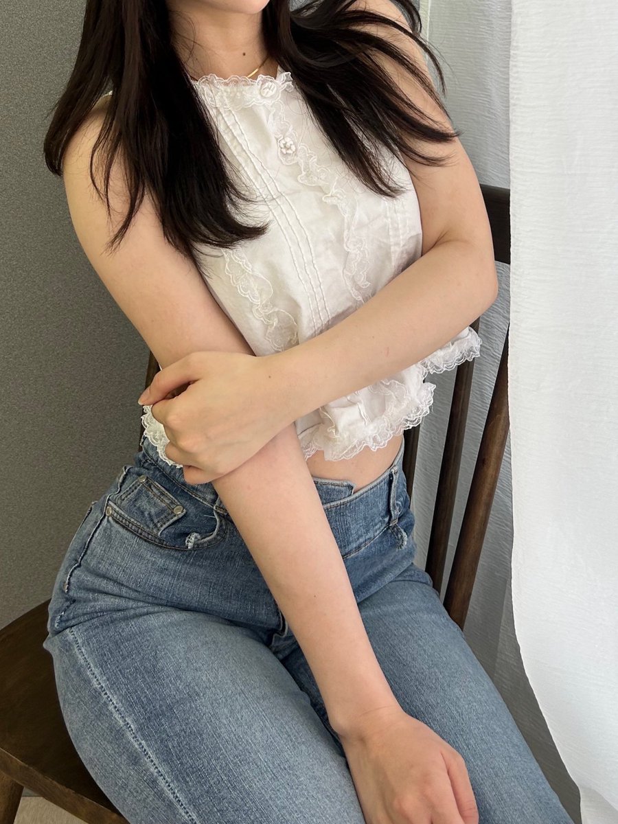 デニムは韓国のカインダミでしか買わない！
骨格ウェーブの悩み解決してくれるから！

✔ 骨盤パッド入りで大転子をカバー
✔ ハイウエストで短足緩和
✔ 柔らか素材で下半身に張りつかない！

⚠️注意→45キロの私がギリギリのサイズ感😭

kindame カロスキル店
📍ソウル特別市 江南区 新沙洞 535-11