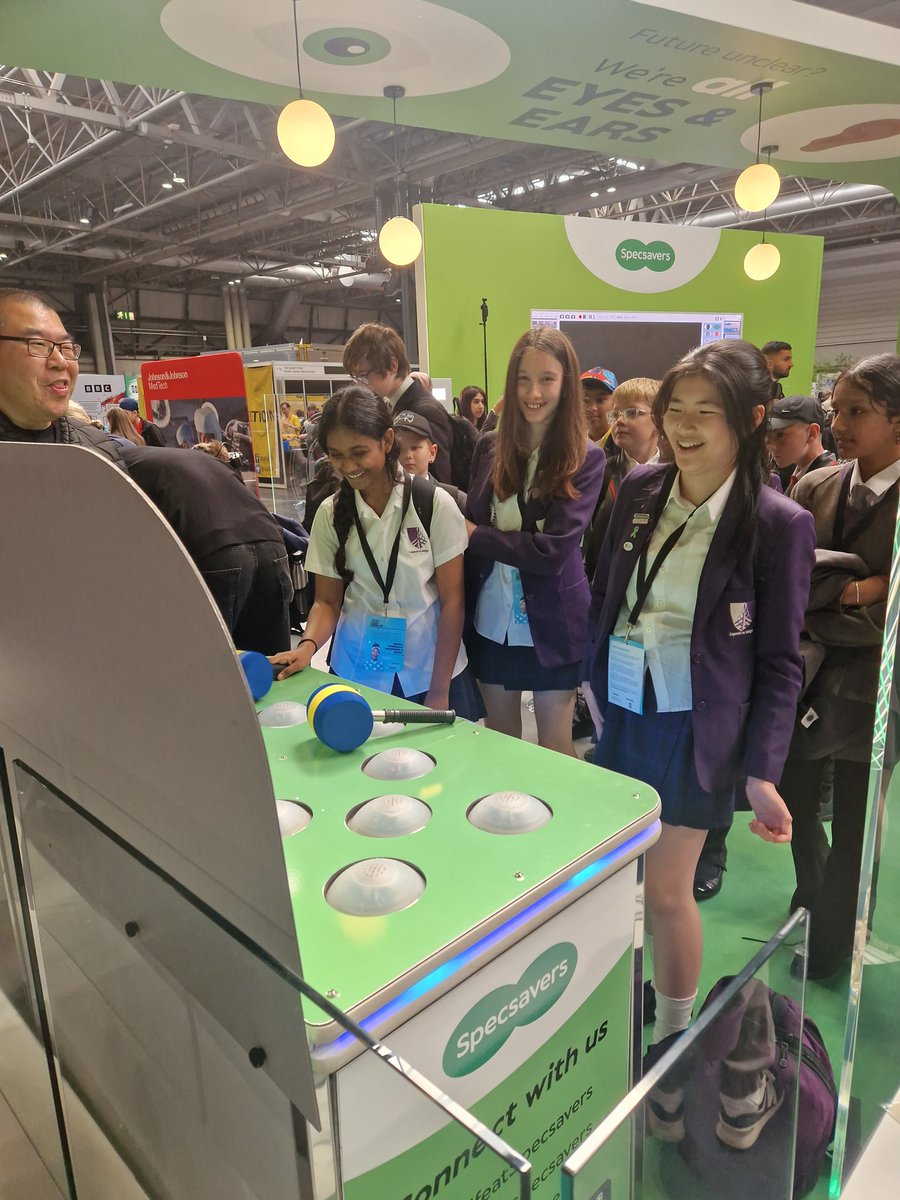 CDSMaths's tweet photo. The students are having a great time at the big bang! https://t.co/dMNReePksJ