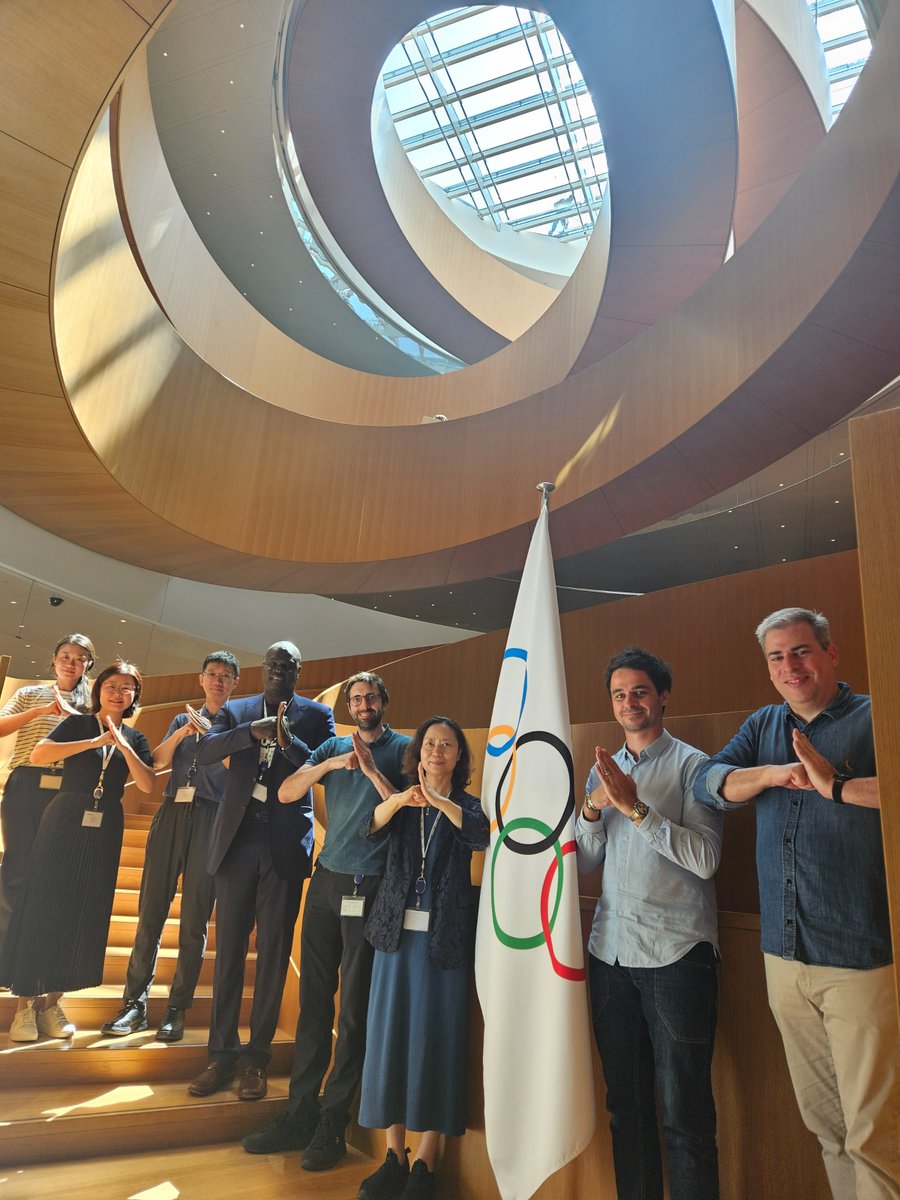 IWUF  Secretary General Zhang Yuping met with the IOC Sports Department and the Olympic Solidarity team. All parties agreed to enhance communication and cooperation, advancing preparations for wushu competition at Dakar 2026 YOG and wushu's application for the Olympic Solidarity.