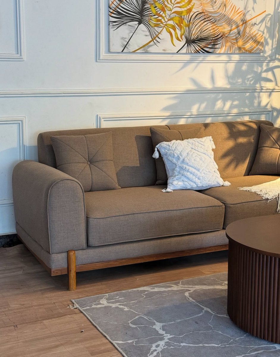 Good Afternoon from us
DOTCOM INTERIORS 
“design with us”
  0784911179