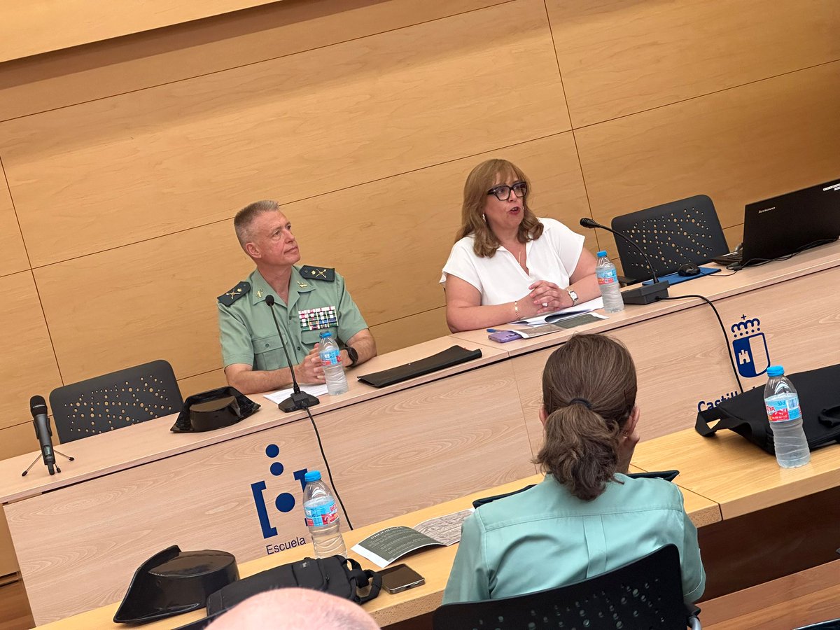 Hoy, en la jornada “La protección de bienes muebles ante las actividades ilícitas contra el patrimonio cultural en #CLM ”, celebrada en #Toledo, hemos puesto en valor la labor de la <a href="/guardiacivil/">Guardia Civil</a>  en la protección del patrimonio cultural.

cultura.castillalamancha.es/patrimonio/act…