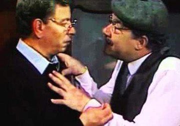 #السيسي_بطل_الحكاية 
#قافلة_الصمود_الخرفانية
تفتكر ياعيذرا لو ضربات ايران زادت عن الحد وحبينا نهرب من اسرائيل هنروح فين 
اكيد هنروح على مصر ياخواجه صروف والمصريين هيقدروا الظروف
دى كانت ليلتنا تبقى بلاك وهنلاقى عذرائيل منتظرنا هناك 😂😂😂