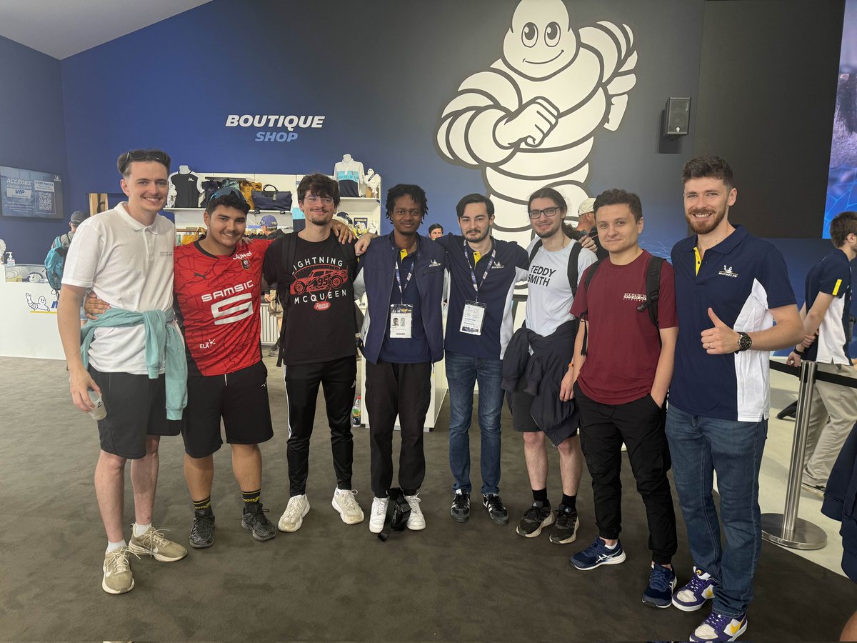 Le V™ (@victor_arjo) on Twitter photo 24h du Mans 2k25
Première année que j'y vais et c'était juste WOW
Le dodo à la chicane Dunlop où on est resté + de 24h avec le kik's
Le tour de simu chez Michelin et les copains de <a href="/raceclutch/">Race Clutch</a>
De revoir certaines têtes et dans découvrir d'autres
Merci le mans et le simracing🥺 24h du Mans 2k25
Première année que j'y vais et c'était juste WOW
Le dodo à la chicane Dunlop où on est resté + de 24h avec le kik's
Le tour de simu chez Michelin et les copains de <a href="/raceclutch/">Race Clutch</a>
De revoir certaines têtes et dans découvrir d'autres
Merci le mans et le simracing🥺