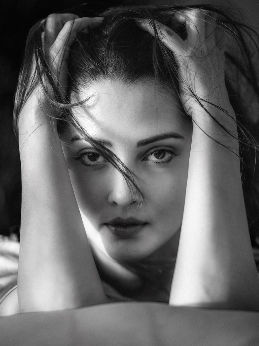 Riya Senn T tweet media